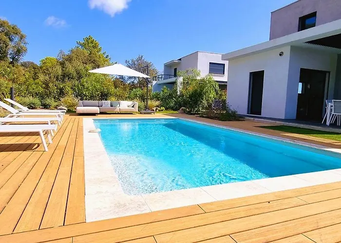 Alba, 8 Pers, Piscine Chauffee, 5 Minutes Villa
