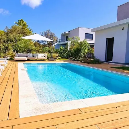 Alba, 8 Pers, Piscine Chauffee, 5 Minutes Villa