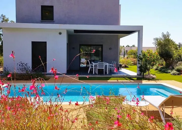 Alba, 8 Pers, Piscine Chauffee, 5 Minutes Vila *