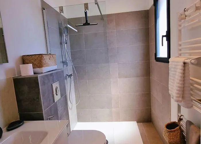 Alba, 8 Pers, Piscine Chauffee, 5 Minutes Cirendinu