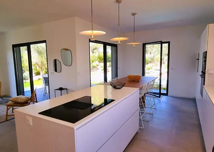 Alba, 8 Pers, Piscine Chauffee, 5 Minutes *